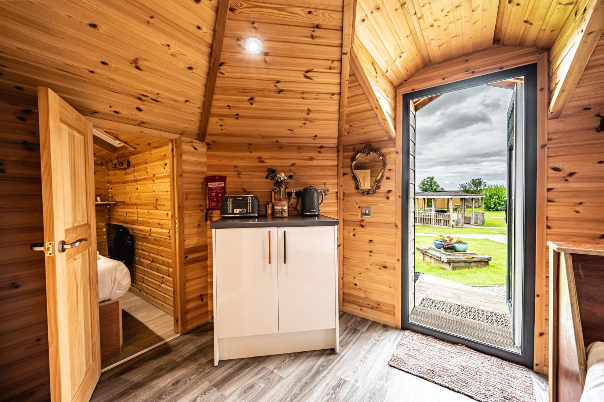 Delny Glamping And Farm Animals Ξενοδοχείο Invergordon Εξωτερικό φωτογραφία